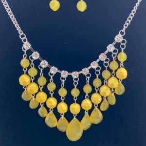 Paparazi Beautiful Yellow Necklace Set